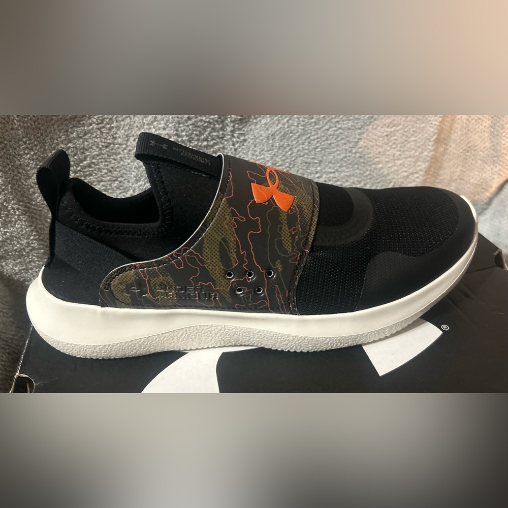 NIB UNDER ARMOUR Men's UA Runplay Slip-On Running Shoes Size 11 Black Camo NEW